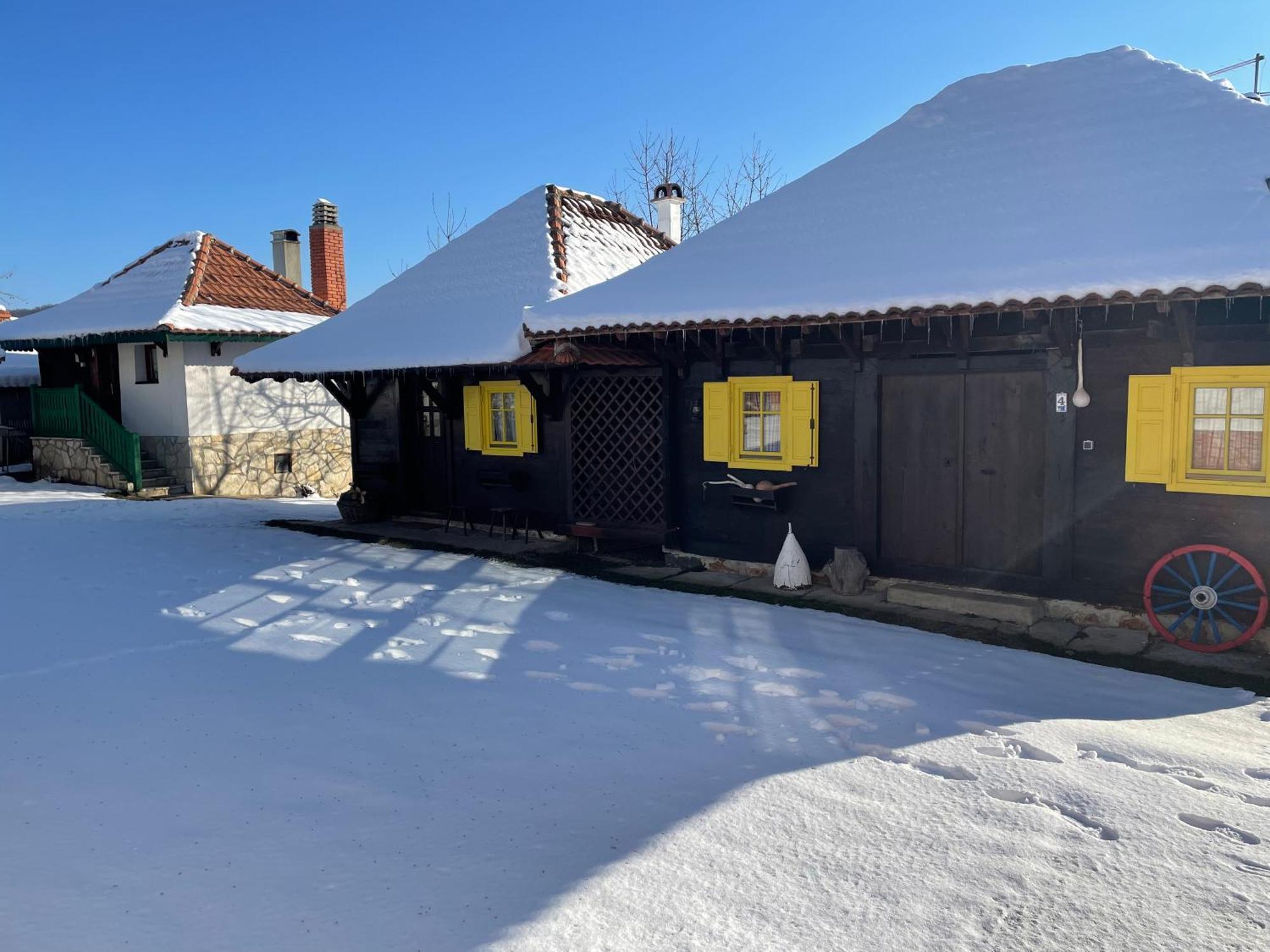 Etno Selo Rajski Konaci Leusici Exterior foto