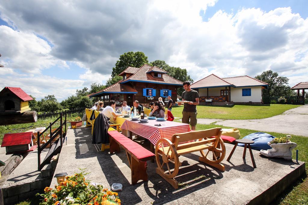 Etno Selo Rajski Konaci Leusici Exterior foto