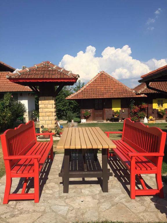 Etno Selo Rajski Konaci Leusici Exterior foto